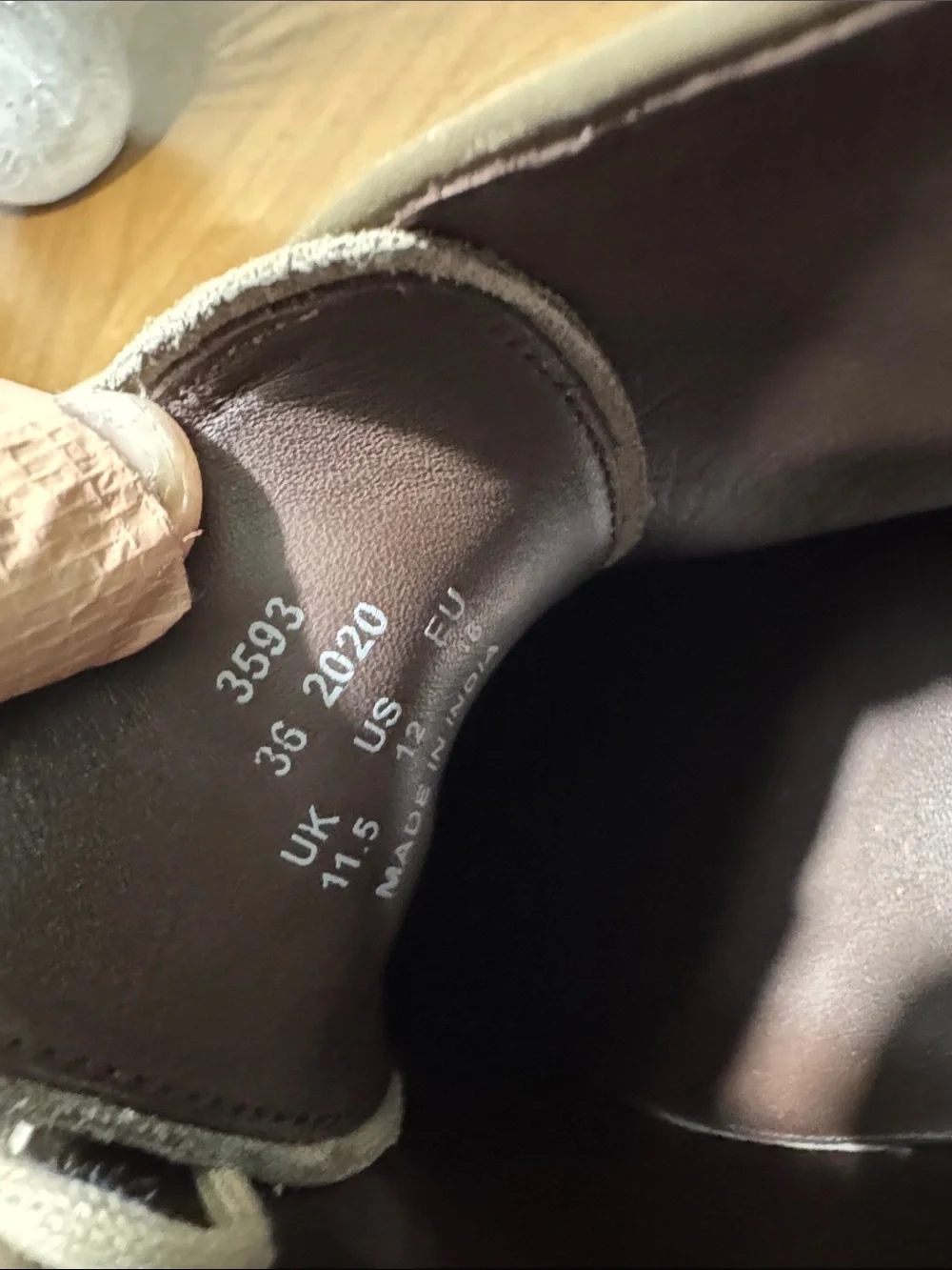 Allen Edmonds mens 12 tan suede leather Brooklyn light chukka boot EUC